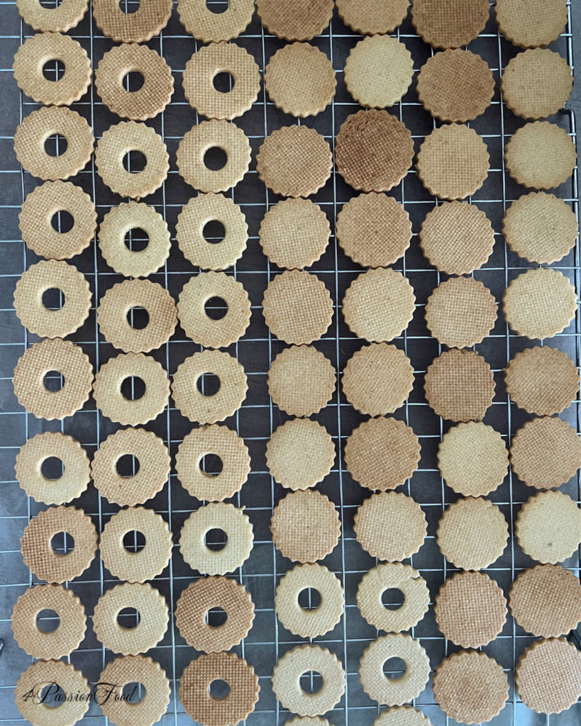 Raspberry jam cookies. - 4passionfood - English